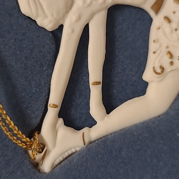 Vintage Wedgwood White Jasper Figure Skater Christmas Ornament in Original Box - Picture 6 of 16